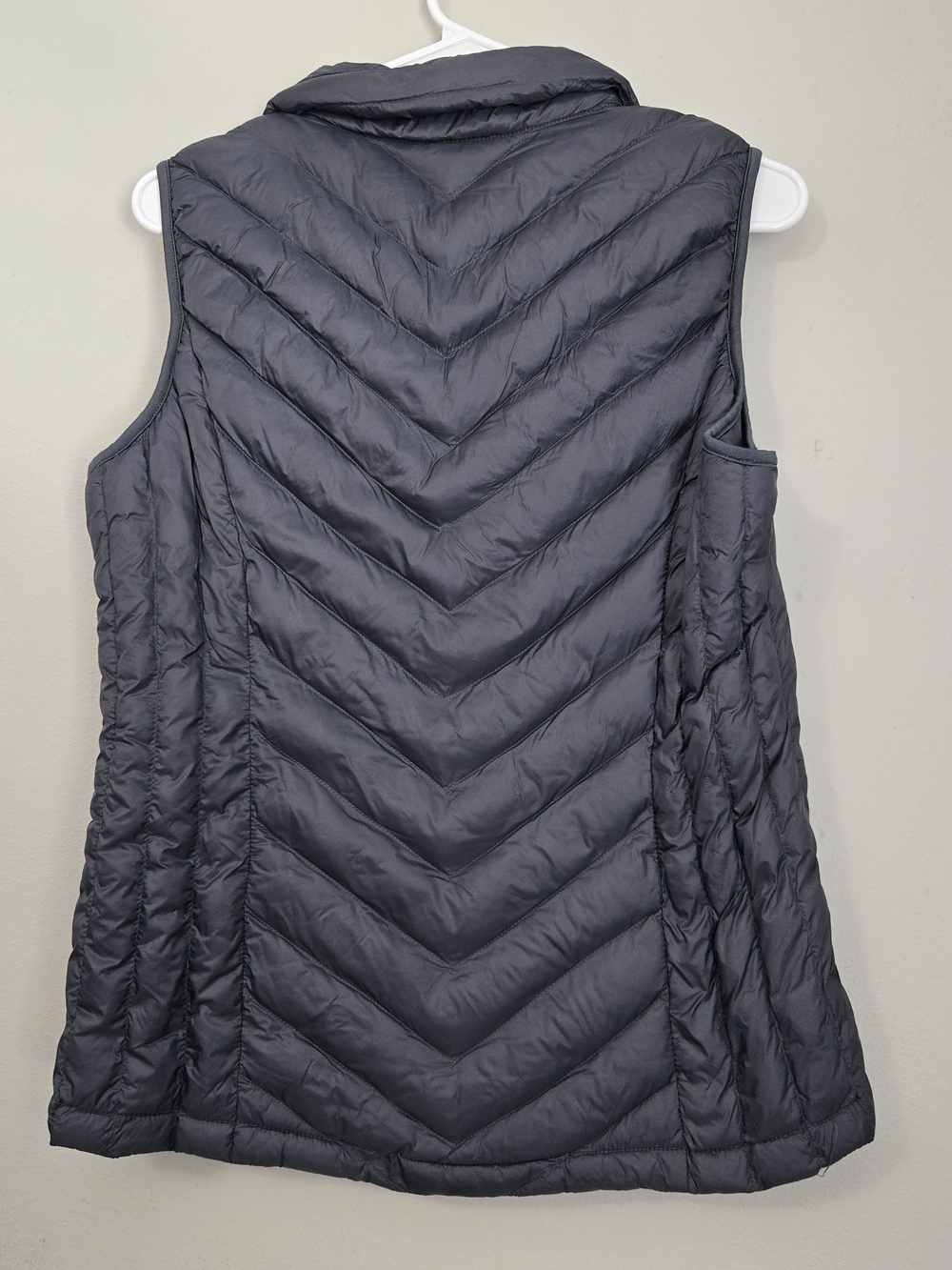 32 Degrees Women's Quilted Puff Vest in Charcoal - Picture 3 of 5